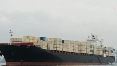 ABD’nin İran’a ait “TOUSKA” adlı kargo gemisini Umman Denizi’nde vurup