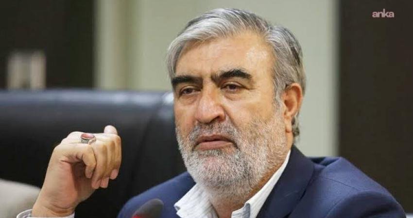 İran’dan Hürmüz Boğazı önerisi: Geçiş ücretleri riyal ile ödensin İran, küresel enerji taşımacılığı açısından kritik öneme sahip Hürmüz Boğazı’ndan