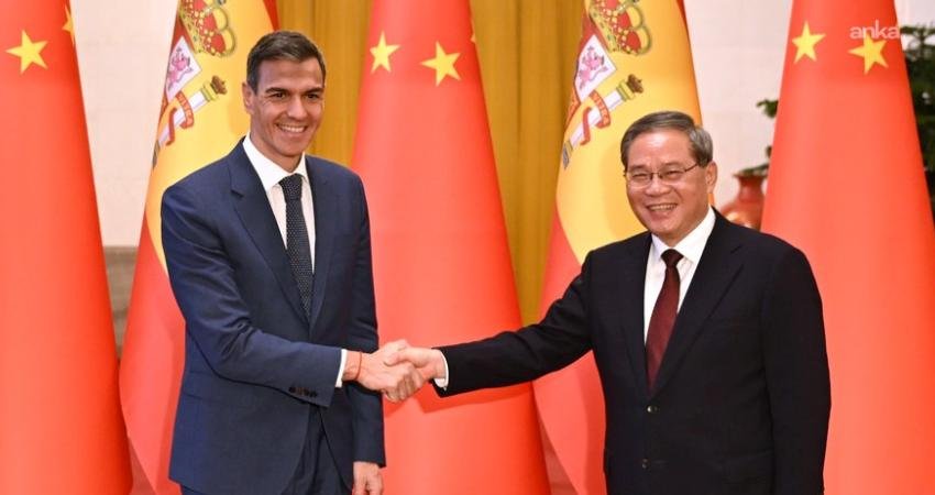 İspanya Başbakanı Sánchez Çin Devlet Başkanı Xi Jinping ile görüştü: İkili ilişkiler güçleniyor İspanya Başbakanı Pedro Sanchez, Çin’e gerçekleştirdiği resmi ziyaret kapsamında Çinli