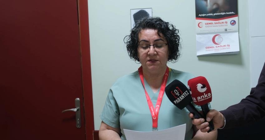 Isparta’da “sendikal baskı” iddiasına tepki gösteren Genel Sağlık-İş Sendikası temsilcisi Çapkunoğlu: Sendikamız tüm sağlık çalışanlarının yanında olacak Genel Sağlık-İş Sendikası Isparta İl Temsilcisi Özlem Çapkunoğlu, Isparta’da sağlık çalışanlarına