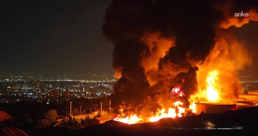 İsrail Ordusu: “İran Devrim Muhafızları Petrol Karargahı Ticaret Başkanı Muhammad Rıza Aşrafi Kahi öldürüldü” İsrail Ordusu, İran'ın başkenti Tahran’a yönelik saldırılar kapsamında İran Devrim