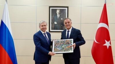 İstanbul Büyükşehir Belediye Başkan Vekili Nuri Aslan, Moskova Hükümeti Bakanı ve