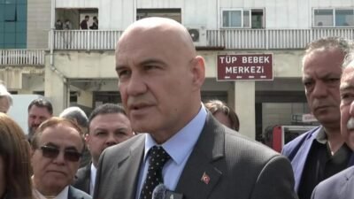 İYİ Parti Grup Başkanvekili Turhan Çömez, beraberindeki heyetle okul saldırısının