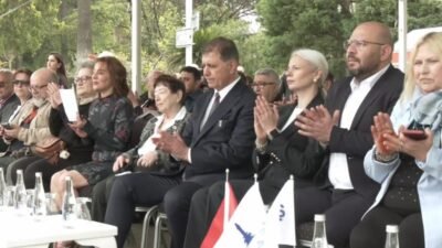 İzmir Büyükşehir Belediyesi ev sahipliğinde düzenlenen İZKİTAP – 7. İzmir