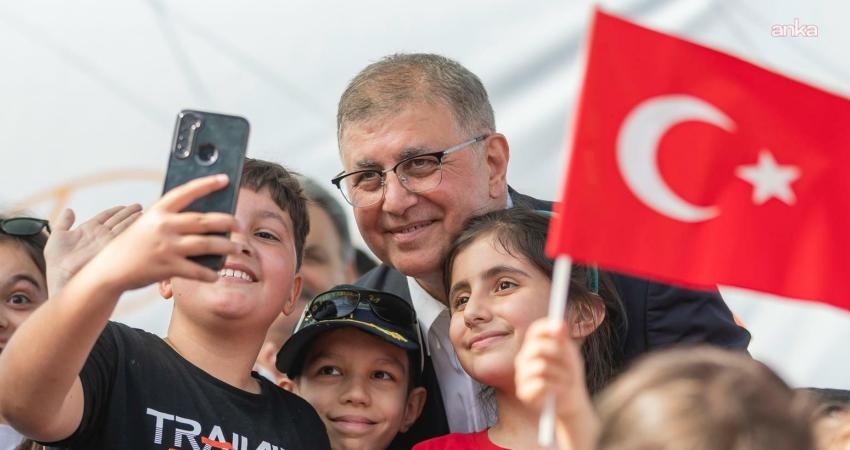 İzmir Büyükşehir Belediye Başkanı Cemil Tugay, 23 Nisan Ulusal Egemenlik