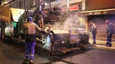 İzmir Büyükşehir Belediyesi’nin Buca'da yürttüğü yol çalışmaları ile  Şirinyer yolu