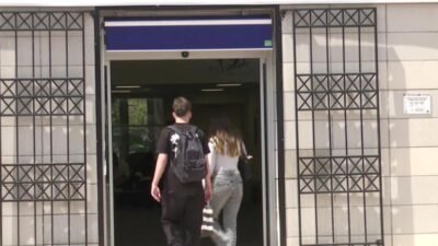 İzmir Büyükşehir Belediyesi’nin Kültürpark’ta hizmete açtığı Hasan Ali Yücel Kütüphanesi;