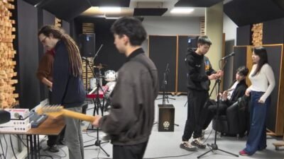 İzmir Büyükşehir Belediye Başkanı Cemil Tugay’ın, genç müzisyenler arasında fırsat