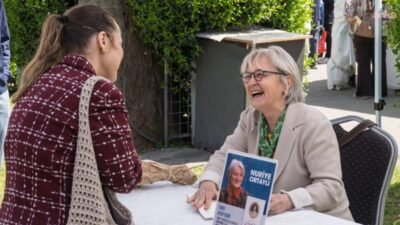 İzmir Büyükşehir Belediyesi'nin ev sahipliğinde düzenlenen  İZKİTAP-7. İzmir Kitap Fuarı'nda,