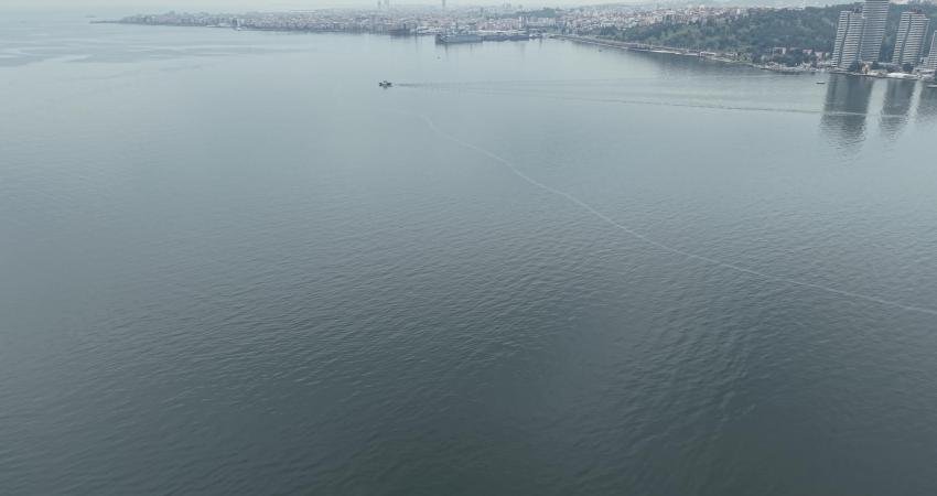 İzmir Körfezi’nde 10. kez dış kaynaklı kirlilik tespit edildi İzmir Büyükşehir Belediyesi tarafından İzmir Körfezi’nde dron desteğiyle yapılan rutin
