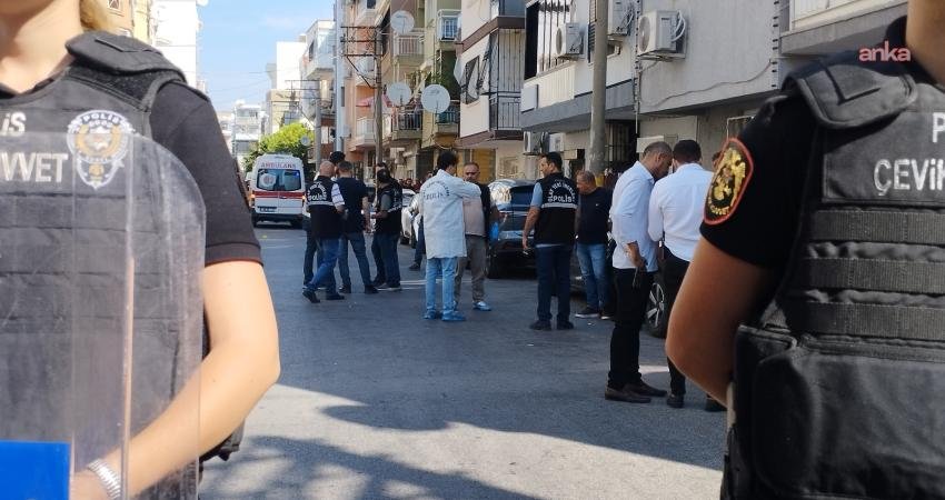 İzmir’de 3 polisin şehit olduğu saldırıya ilişkin davanın görülmesine başlandı… Suça sürüklenen çocuk E.B: “Suçlamaları kabul ediyorum. DEAŞ’la bağlantım yok ama seviyorum” İzmir'in Balçova ilçesinde 8 Eylül 2025'te 3 polisin şehit olduğu