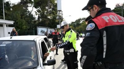 İzmir'de İl Emniyet Müdürlüğü ekiplerince 27 Mart-2 Nisan'da yapılan operasyonlarda