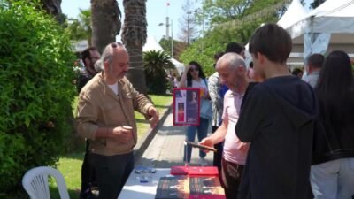 İZKİTAP - 7. İzmir Kitap Fuarı, son gününde de yoğun