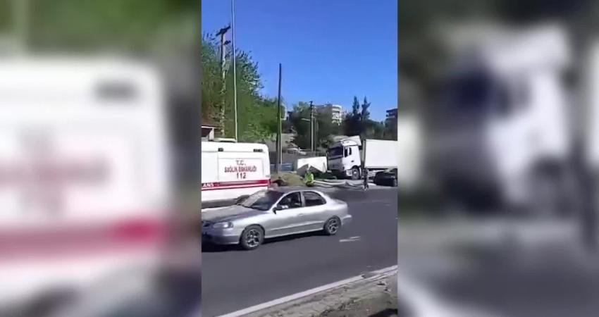 İzmir’in Bornova ilçesinde freni patlayan tırın karşı şeride geçerek çok