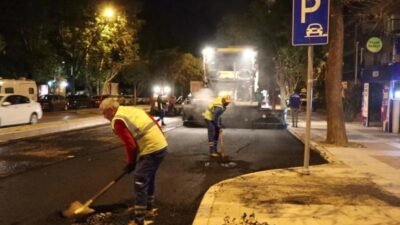 İzmir Büyükşehir Belediyesi Karşıyaka Girne Bulvarı’nda yol yenileme çalışması başlattı.