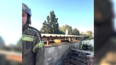 İzmir’in Karşıyaka ilçesi Bostanlı Mahallesi Cengiz Topel Caddesi’nde bir restoranın