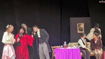 İzmir’de üniversite tiyatro topluluklarını bir araya getiren “Aynı Işığın Altında”