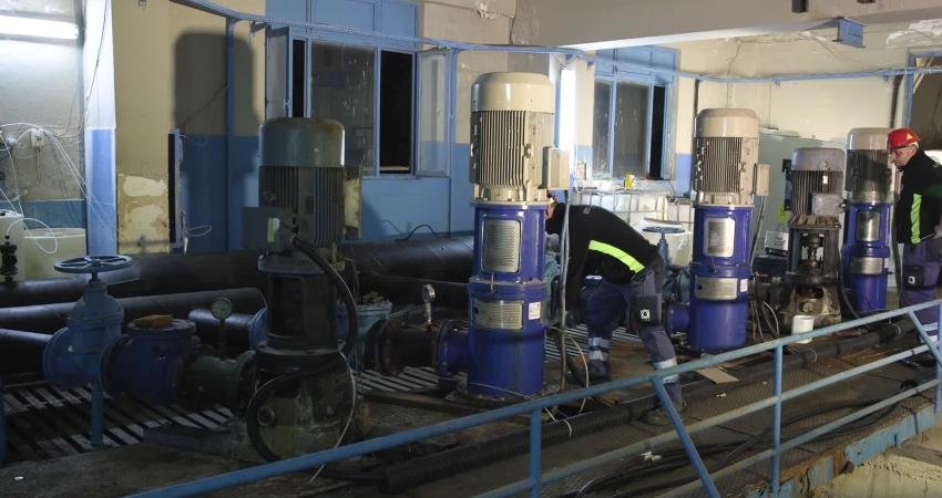 İZSU, terfi merkezlerinde eski sistemleri yeni nesil panolar ve pompalarla