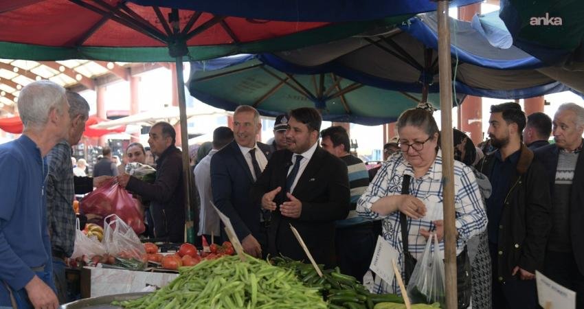 Kahramankazan Belediye Başkanı Selim Çırpanoğlu, Salı Pazarı ziyaretinde esnaf ve