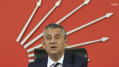 CHP Genel Başkanı Özgür Özel, Kahramanmaraş Ayser Çalık Ortaokulu'nda meydana