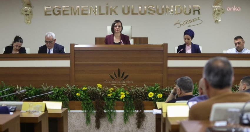 Karabağlar Belediye Meclisi’nde görüşülen 2025 Mali Yılı Faaliyet Raporu oy