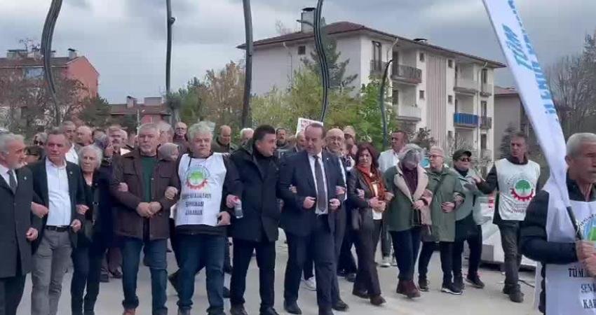 Tüm Emeklilerin Sendikası Karabük’te “Sefalet Zulmüne Son” bölge mitingi düzenledi.