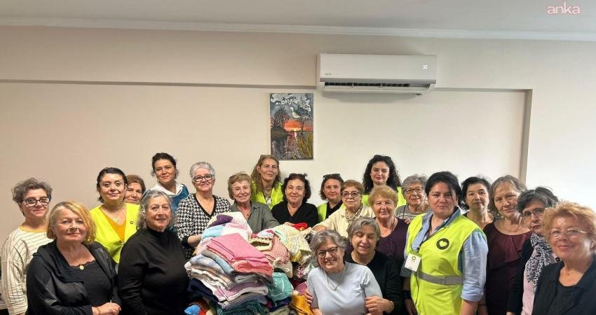 Karşıyaka Belediyesi Bilge Çınarlar Sağlıklı Yaş Alma Merkezi örgü kursu