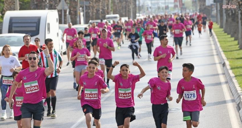 Karşıyaka Belediyesi tarafından her Anneler Günü’nde geleneksel olarak düzenlenen Zübeyde