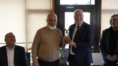 Kartal Belediyesi, 15 Nisan Dünya Sanat Günü kapsamında sanat dünyasının