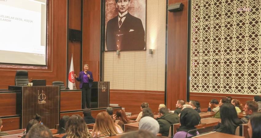 Keçiören Belediyesi, Etik Haftası dolayısıyla personele eğitim verdi. Eğitim kapsamında