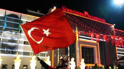 Keçiören’de kurulan dev ekranda binlerce vatandaş, A Milli Takım’ın Dünya