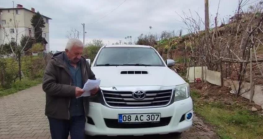 Artvin’in Kemalpaşa ilçesinde yaşayan Yusuf Vayiç, aracının plakasıyla olan benzerlik