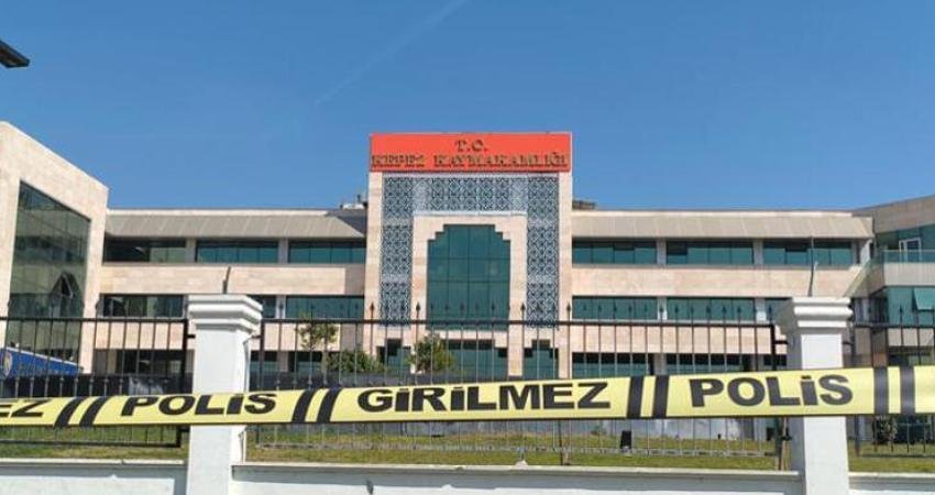 Antalya’da Kepez Kaymakamlığı binasında silahla ateş ettikten sonra yakalanan ancak