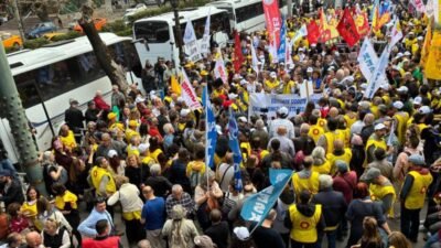 KESK ve Eğitim Sen, okullardaki saldırıları Milli Eğitim Bakanlığı önünde