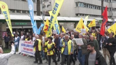 Kamu Emekçileri Sendikaları Konfederasyonu (KESK) İzmir Şubeler Platformu, okullarda yaşanan