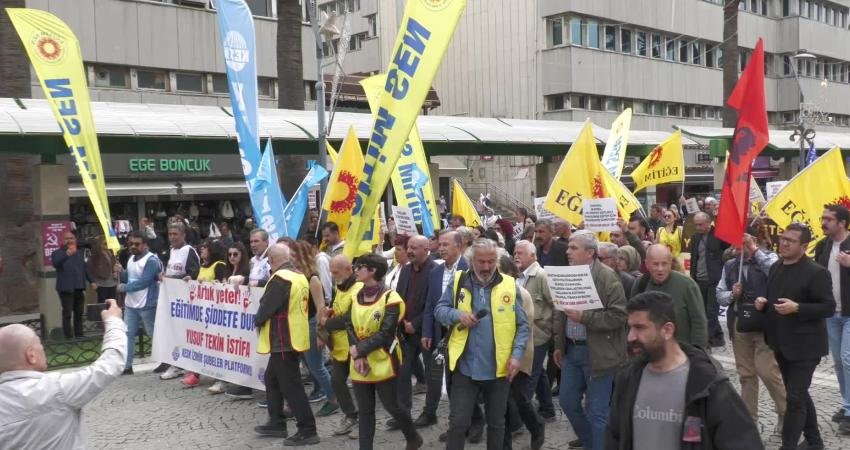 Kamu Emekçileri Sendikaları Konfederasyonu (KESK) İzmir Şubeler Platformu, okullarda yaşanan