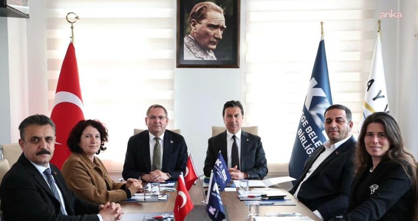 Ayvalık Belediye Başkanı Mesut Ergin, kentte düzenlenen Kıyı Ege Belediyeler