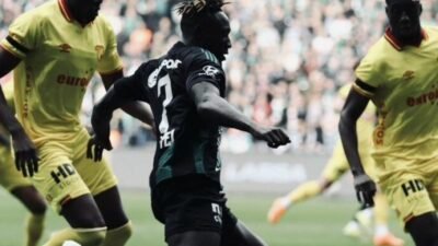 Süper Lig’in 30. haftasında Kocaelispor, ağırladığı Göztepe ile 1-1 berabere