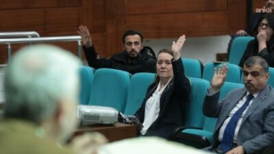 2025 Yılı Faaliyet Raporu’nun kabul edildiği Konak Belediye Meclisi’nde konuşan