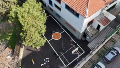 Konak Belediyesi’nin okul yollarına renk katan “Renkli Yol” uygulaması bu