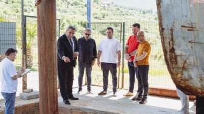 Kuşadası Belediye Başkan Vekili Tahsin Demirtaş, Davutlar Mahallesi’nde devam eden