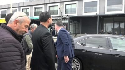 Kuşadası Belediye Başkan Vekili Tahsin Demirtaş, Plaj Taksi durağında esnafla