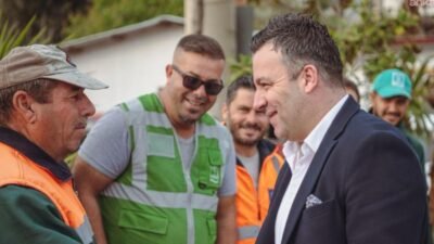 Kuşadası Belediye Başkan Vekili Demirtaş’tan Park ve Bahçeler Müdürlüğü’ne ziyaret Saha çalışanlarıyla bir araya gelmeye devam eden Kuşadası Belediyesi Başkan