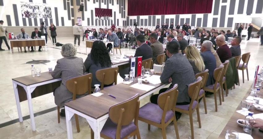 Kuşadası Belediyesi 2025 Yılı Faaliyet Raporu kabul edildi Kuşadası Belediye Meclisi Nisan ayı olağan toplantısı, Pera Düğün, Organizasyon