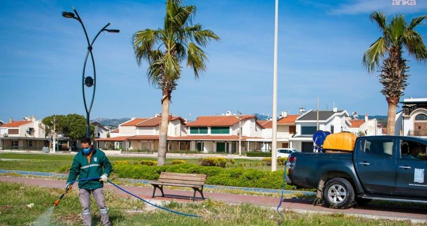 Kuşadası Belediyesi Park ve Bahçeler Müdürlüğü ekipleri, kent genelinde başlatılan