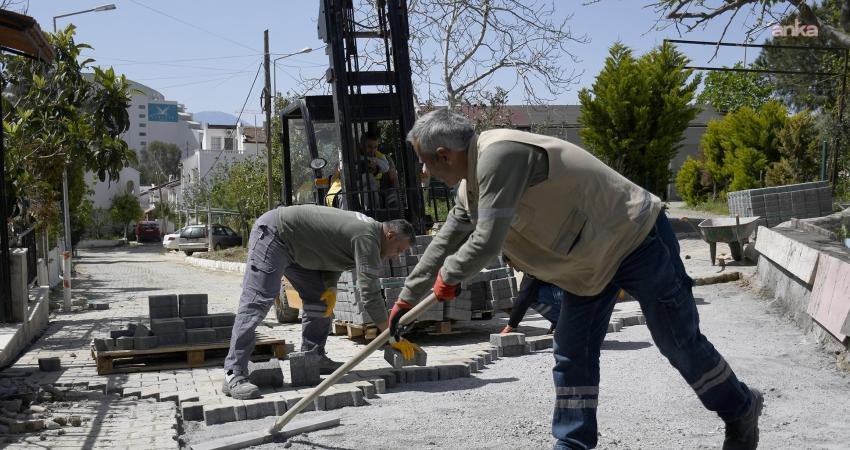 Kuşadası Kadınlar Denizi Mahallesi’nde turizm sezonu öncesi yenileme çalışması Kuşadası Belediyesi Fen İşleri Müdürlüğü ekipleri, turizm sezonu öncesinde Kadınlar Denizi