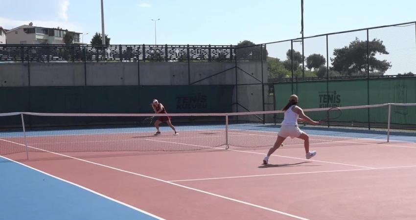 Kuşadası Belediyesi ve Kuşadası Tenis Kulübü tarafından düzenlenen Ulusal Egemenlik