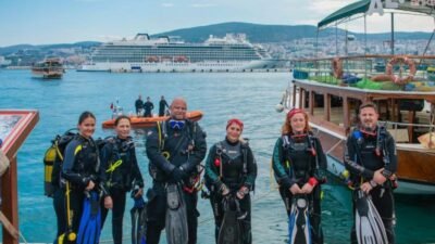 Kuşadası Belediyesi desteğiyle Dünya Günü çerçevesinde gönüllülerin katılımıyla kapsamlı bir
