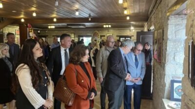 Kuşadası Halk Eğitimi Merkezi tarafından düzenlenen Geleneksel Türk Sanatları Sergisi,