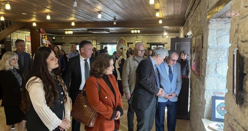 Kuşadası’nda Geleneksel Türk Sanatları Sergisi, ziyarete açıldı Kuşadası Halk Eğitimi Merkezi tarafından düzenlenen Geleneksel Türk Sanatları Sergisi,